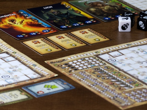 [8436578814060] PAPER DUNGEONS